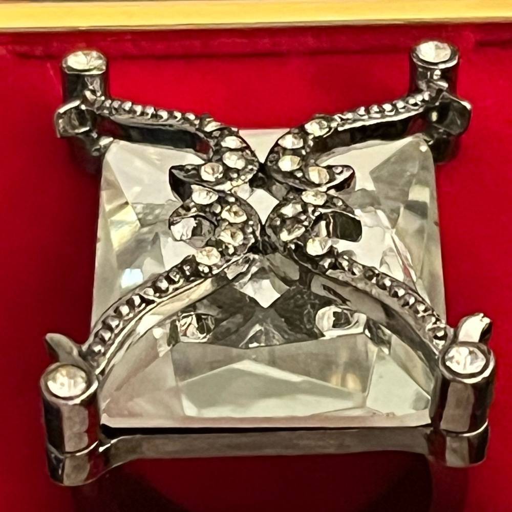 Elegant Statement Ring - image 5